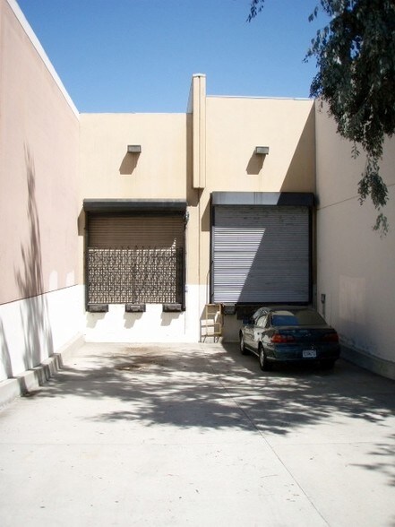 More Photos Of 2001 Hawkins Circle, Los Angeles Warehouse For Lease