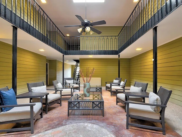 More Photos Of 210 S McLean Blvd, Memphis Apartments For Sale