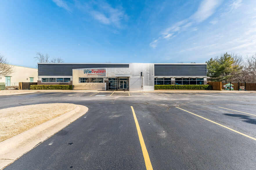 Primary Photo Of 1110 SE Evergreen St, Bentonville Office For Sale