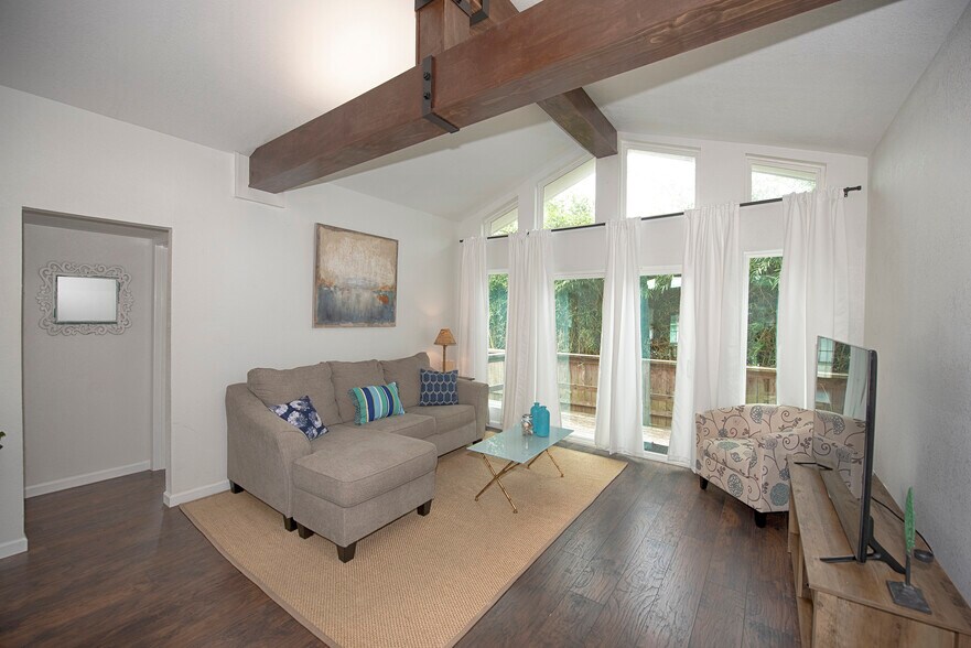 More Photos Of 3821 Nasa Pky, El Lago Lodge Meeting Hall For Sale