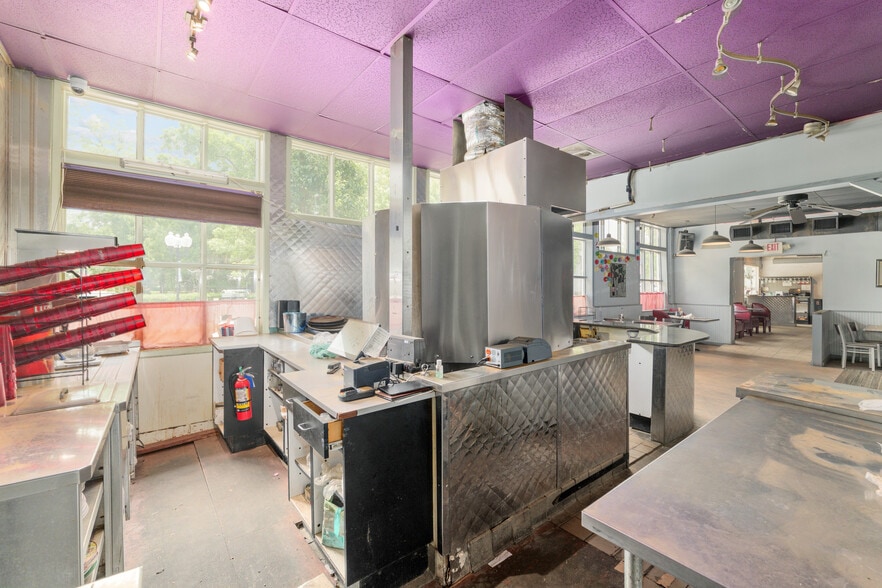 More Photos Of 14960 Main St, Alachua Restaurant For Lease