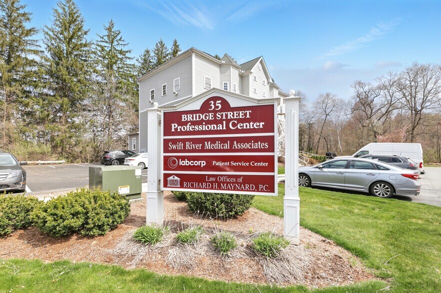 More Photos Of 35 Bridge St, Belchertown Office For Sale