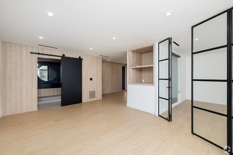 More Photos Of 1617 Broadway, Santa Monica Loft Creative Space For Sale