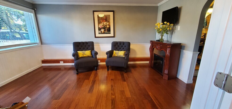 More Photos Of 2024 Madison St, Everett Office For Sale