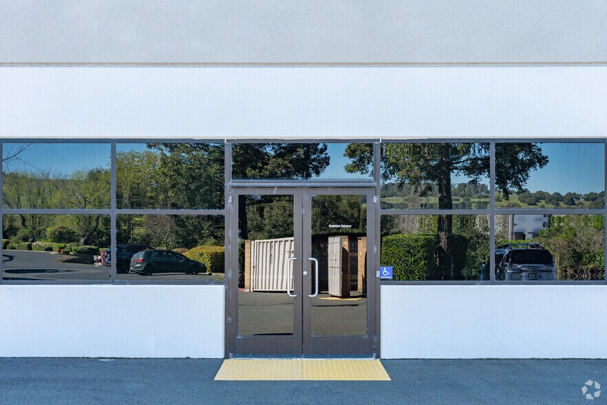 More Photos Of 222-240 Gateway Rd W, Napa Office For Sale