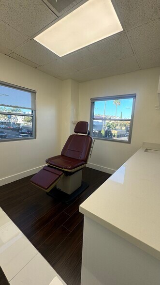 More Photos Of 375 N Canon Dr, Beverly Hills Healthcare For Lease
