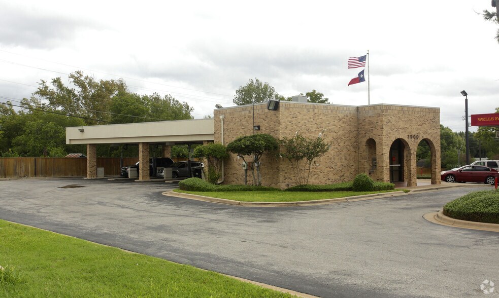 More Photos Of 1908 W William Cannon Dr, Austin Bank For Lease