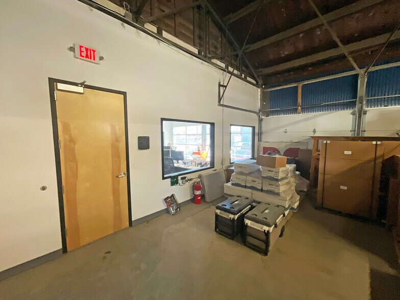More Photos Of 1405 Woodswether Rd, Kansas City Warehouse For Sale