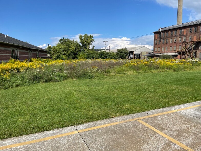 More Photos Of 180 Hollywood Dr, Butler Manufacturing For Lease