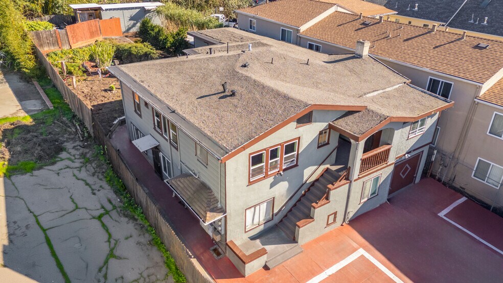 More Photos Of 8016 MacArthur Blvd, Oakland Apartments For Sale