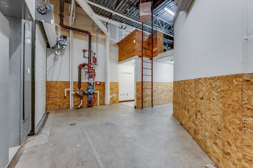 More Photos Of 19254 Seneca Trl, Marlinton Drugstore For Sale