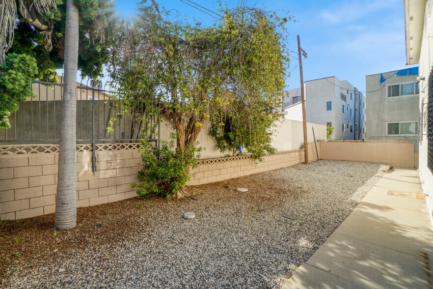 More Photos Of 212 E Tamarack Ave, Inglewood Apartments For Sale