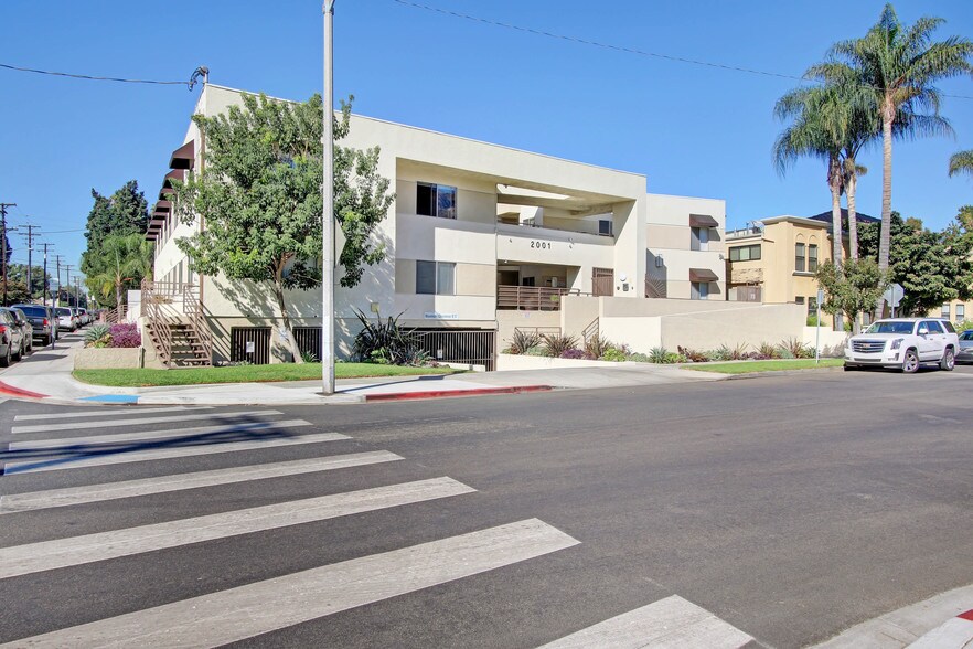 Primary Photo Of 2001-2005 Grismer Ave, Burbank Apartments For Sale