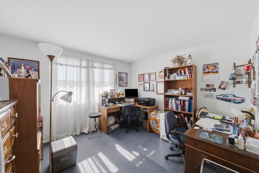 More Photos Of 34112 N Barron Blvd, Grayslake Flex For Sale