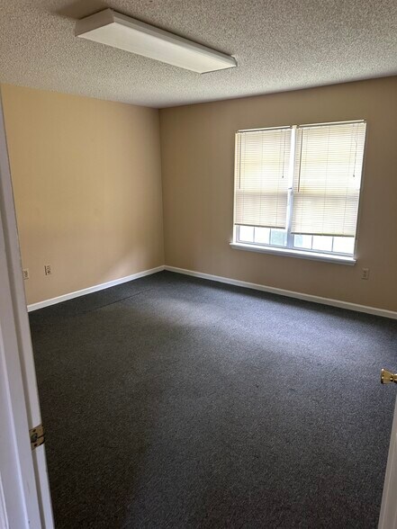 More Photos Of 1205 Baytree Rd, Valdosta Medical For Lease