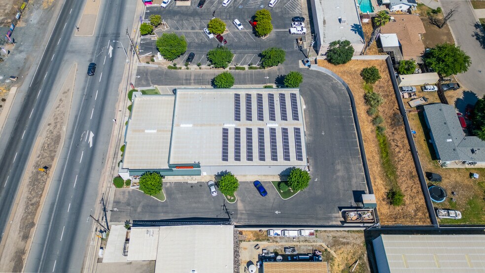 More Photos Of 2309 E Tulare Ave, Tulare Garden Center For Sale