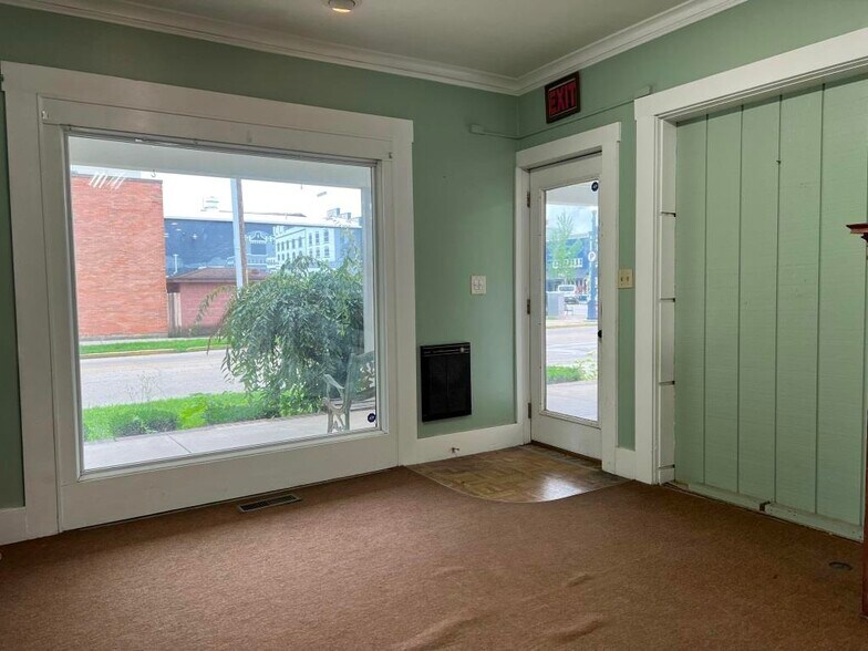 More Photos Of 7 E. Water St, Troy Storefront Retail Office For Lease