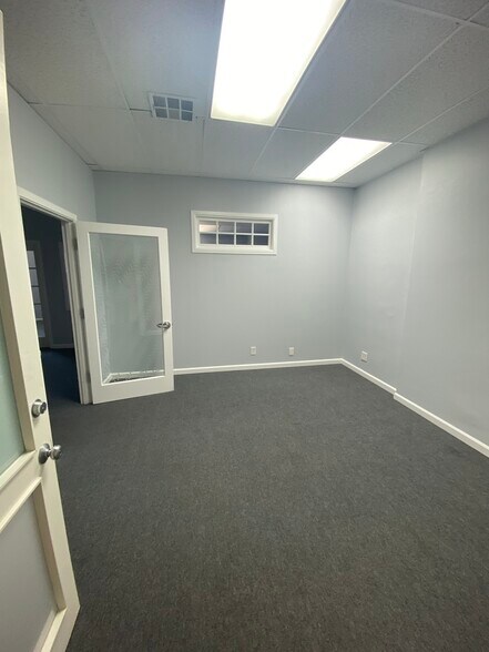 More Photos Of 112-122 S Robertson Blvd, Los Angeles Storefront Retail Office For Sale