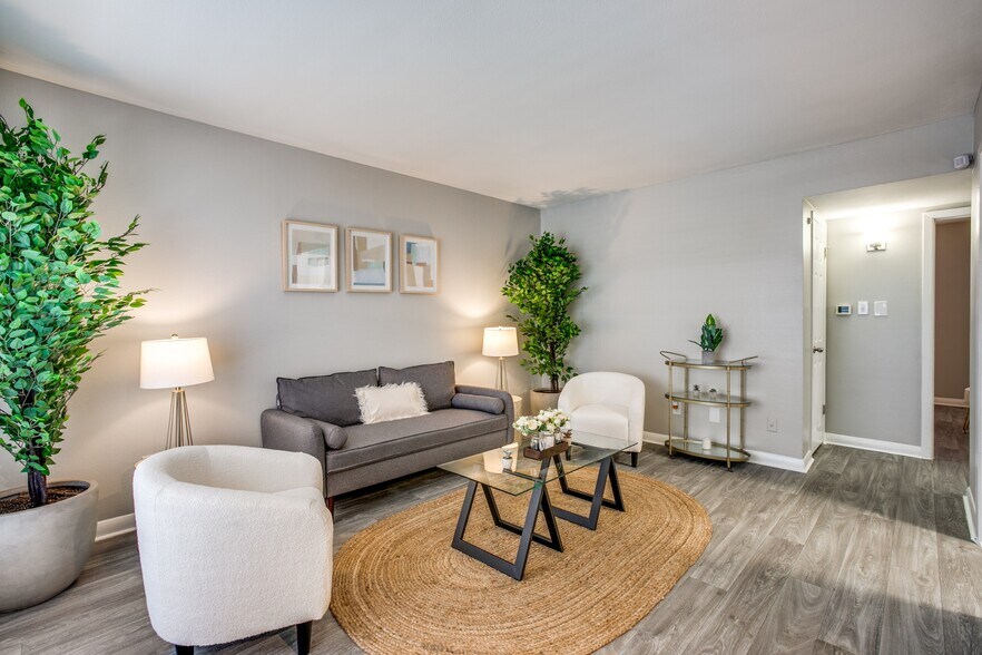 More Photos Of 8900 Chimney Rock Rd, Houston Apartments For Sale