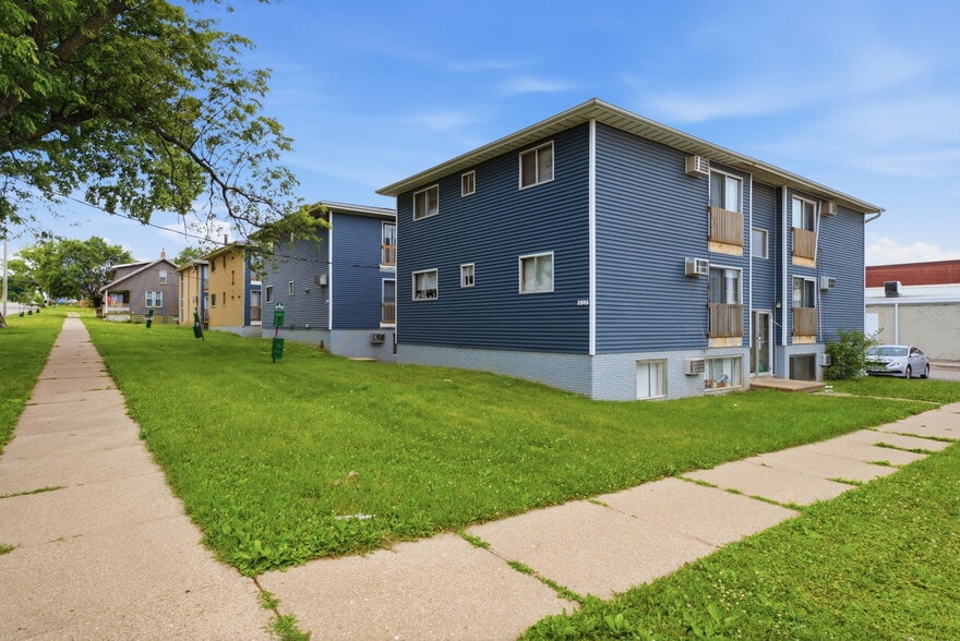 More Photos Of 802-816 15th Ave SW, Cedar Rapids Apartments For Sale