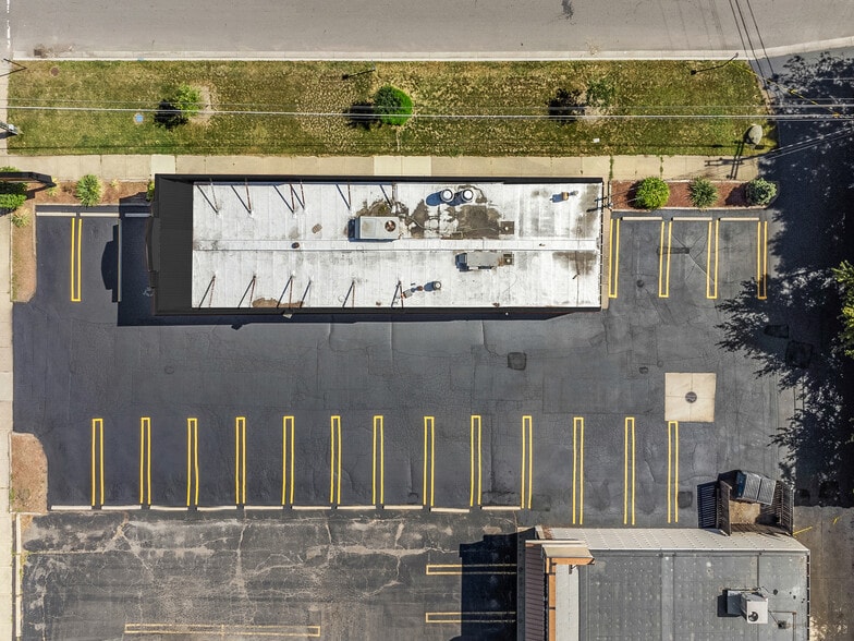 More Photos Of 28407 5 Mile Rd, Livonia Restaurant For Lease