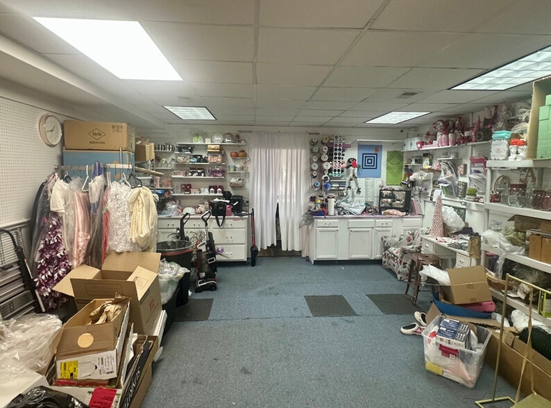 More Photos Of 26803 Harper Ave, Saint Clair Shores Storefront For Sale
