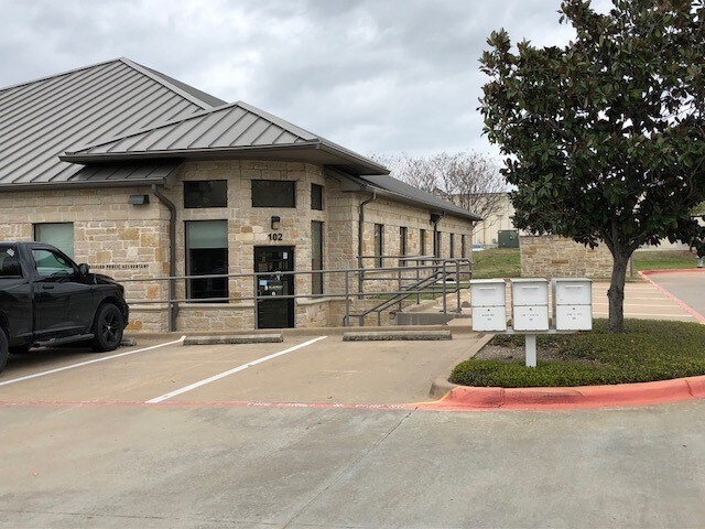 More Photos Of 930 W Ralph Hall Pky, Rockwall Medical For Lease