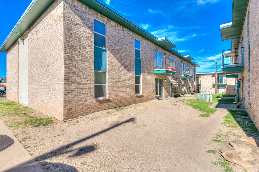 More Photos Of 1707-1717 Greenwood St, San Angelo Apartments For Sale
