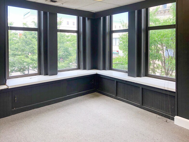 More Photos Of 102 E Front St, Plainfield Office For Lease