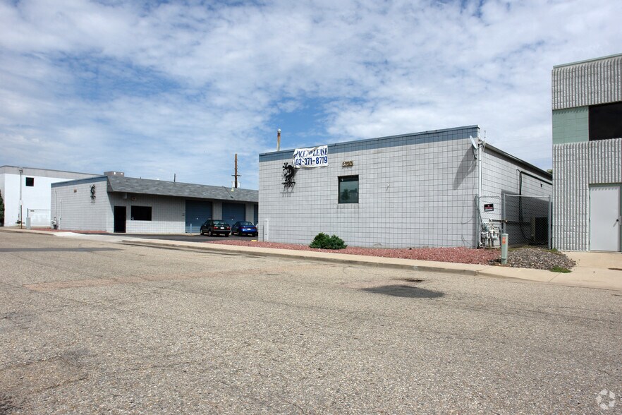 More Photos Of 3730 Paris St, Denver Warehouse For Lease
