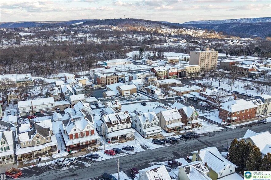More Photos Of 215 N 2nd St, Lehighton Multifamily For Sale