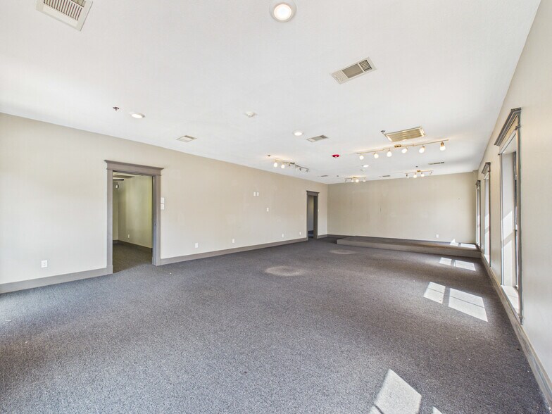 More Photos Of 25222 Glen Loch Dr, Spring Coworking Space