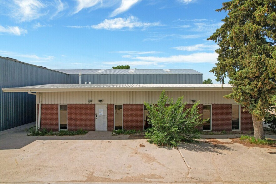 More Photos Of 200 Sioux Ave, Simla Manufacturing For Sale