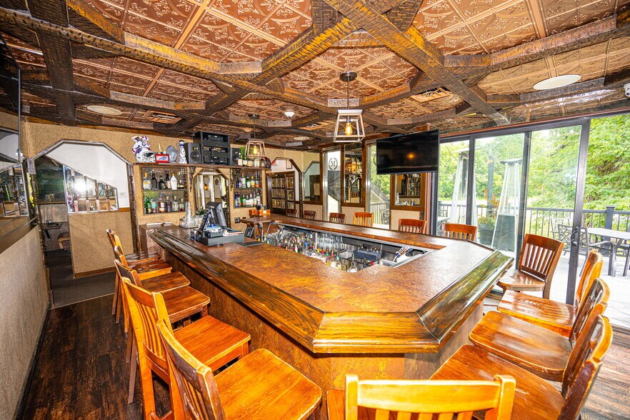 More Photos Of 3365 Abbott Rd, Orchard Park General Retail For Sale