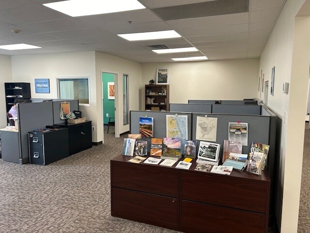 More Photos Of 470 Maryland Dr, Fort Washington Light Distribution For Lease