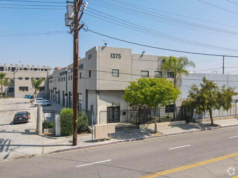 More Photos Of 1375 E 6th St, Los Angeles Flex For Lease