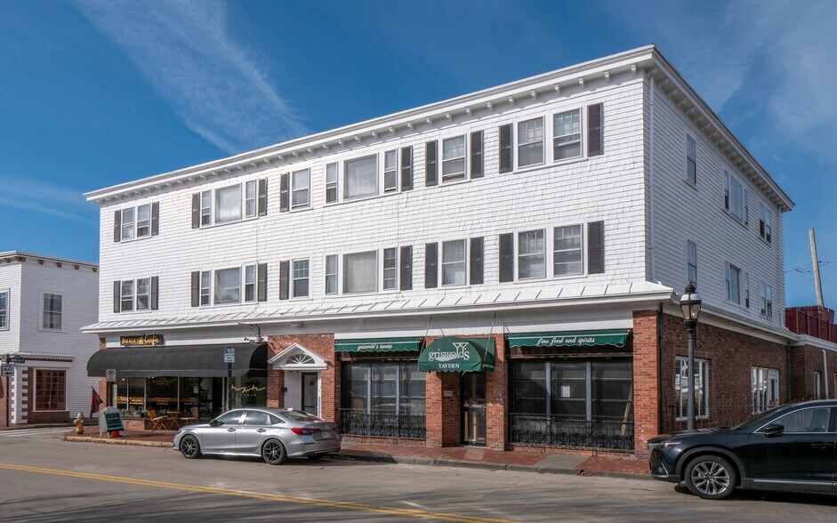 More Photos Of 103 Bellevue Ave, Newport Restaurant For Sale