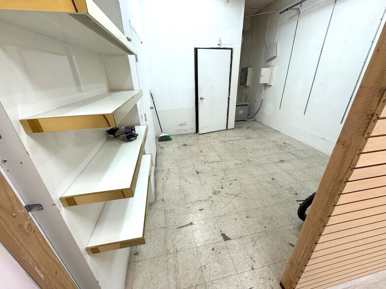 More Photos Of 1100 Wall St, Los Angeles General Retail For Lease
