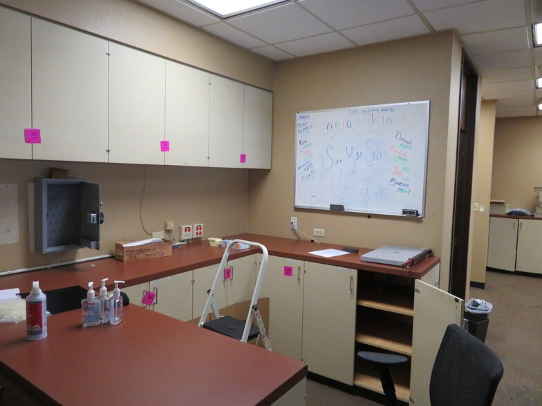 More Photos Of 300 E Dania Beach Blvd, Dania Bank For Lease