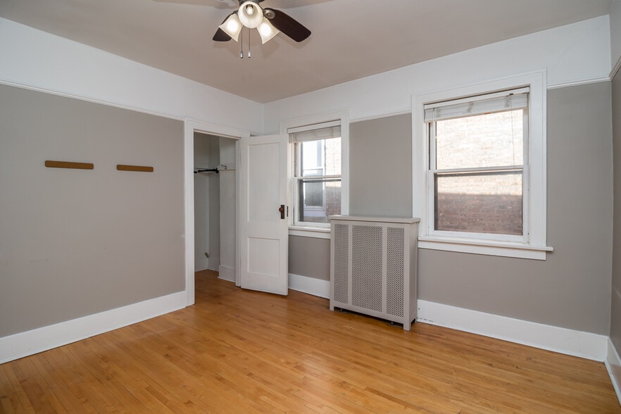 More Photos Of 71 N Williams St, Crystal Lake Storefront Retail Residential For Sale