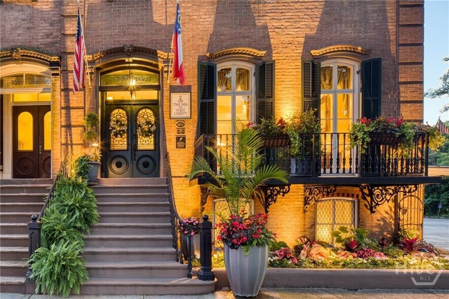 More Photos Of 109 W Liberty St, Savannah Hospitality For Sale