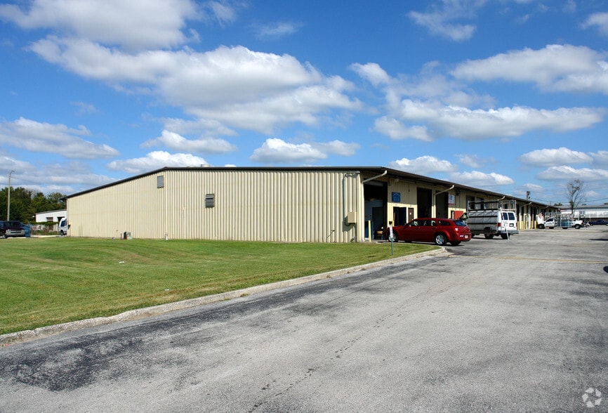 More Photos Of 3038 N John Young Pky, Orlando Warehouse For Lease