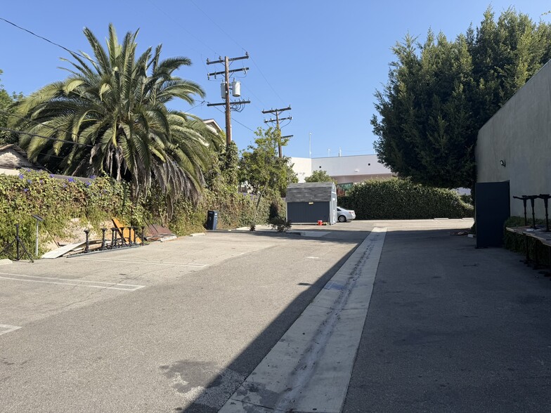More Photos Of 1201-1205 N La Brea Ave, West Hollywood Restaurant For Lease
