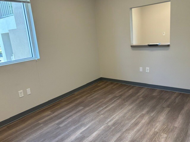 More Photos Of 8221-8249 Vicela Dr, Sarasota Office For Sale