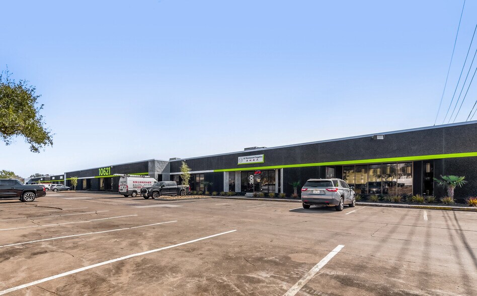 More Photos Of 10631 Harwin Dr, Houston Unknown For Lease