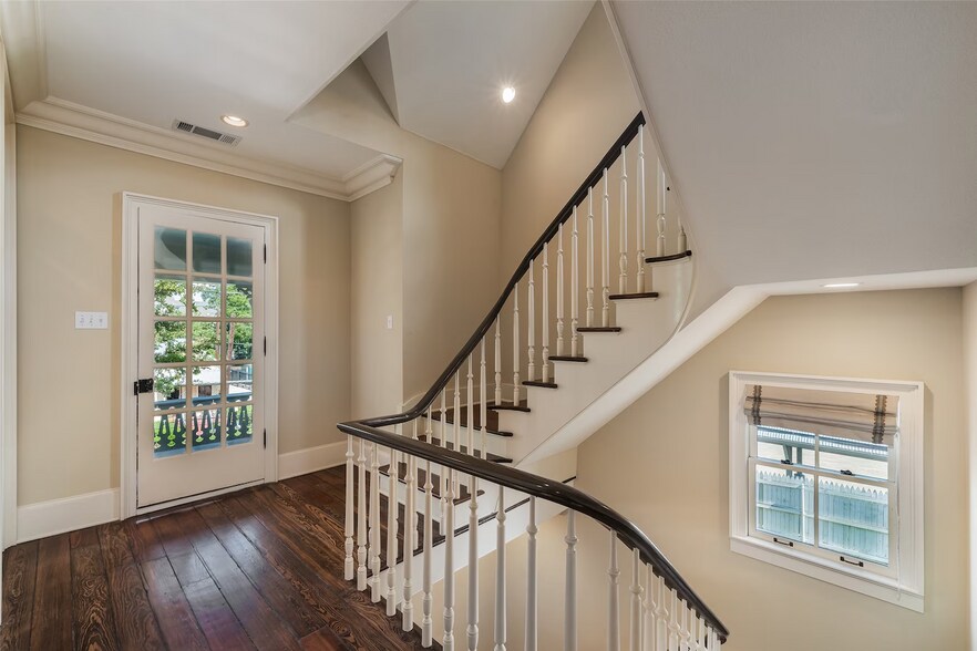 More Photos Of 2315 Routh St, Dallas Office Residential For Sale