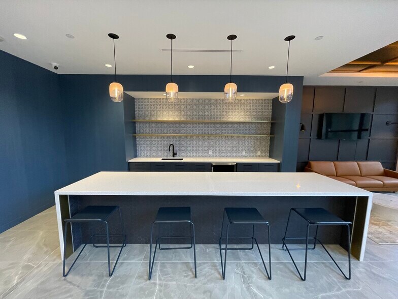 More Photos Of 6649 Westwood Blvd, Orlando Unknown For Lease