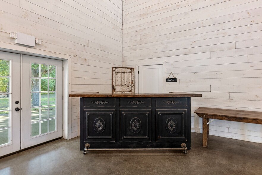More Photos Of 1297 County Road 3318, Greenville Specialty For Sale