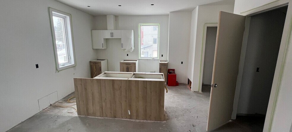 More Photos Of 500 302 Ave, Kimberley Apartments For Sale