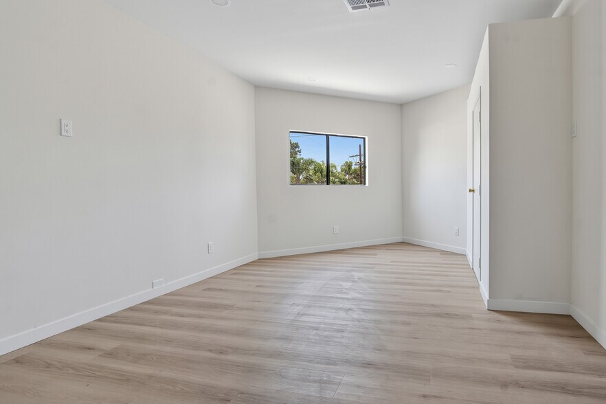 More Photos Of 10650-10658 Burbank Blvd, North Hollywood Food Processing For Sale